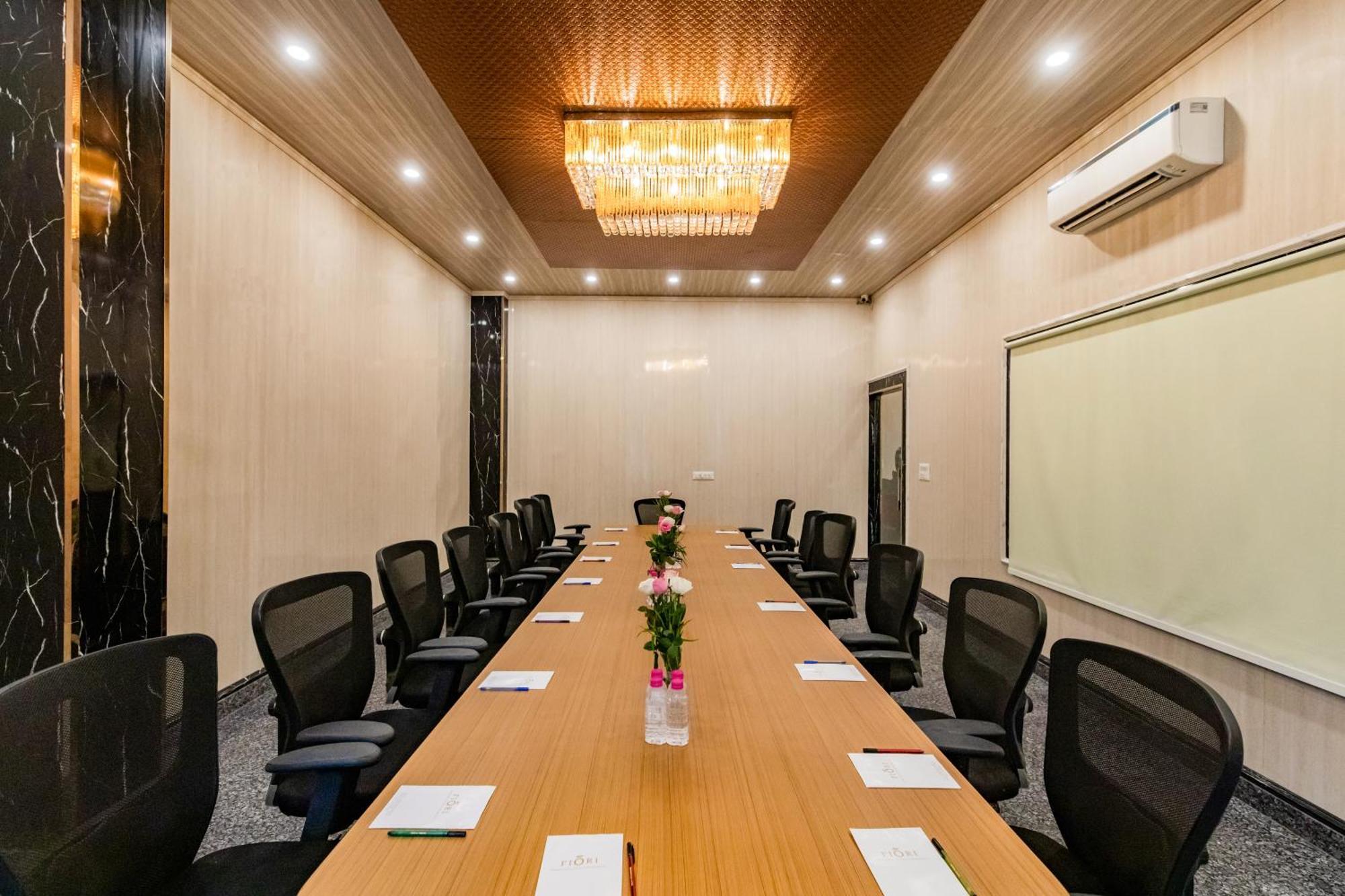 Foxoso Fiori Hotel Jaipur Luaran gambar